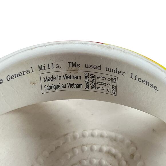 Crocs x Trix Cereal Classic Clog Women 10/Men 8 Limited Edition Rabbit Jibbitz - Picture 10 of 10